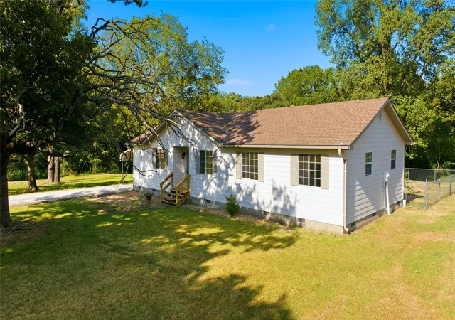 Photo 3 of Single family home for sale at 13818 County Road 3590, Ada, OK 74820 | MLS# 2629848 | Listing updated on 2026-09-22