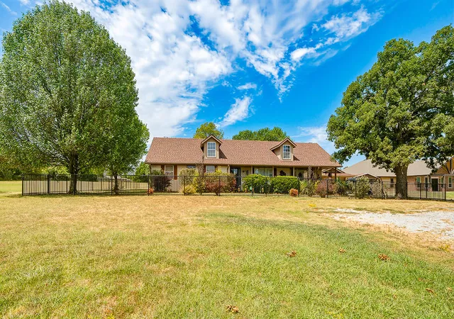 Photo 1 of Single family home for sale at 623 N Main, Ada, OK 74820 | MLS# 2630475 | Listing updated on 2026-08-25