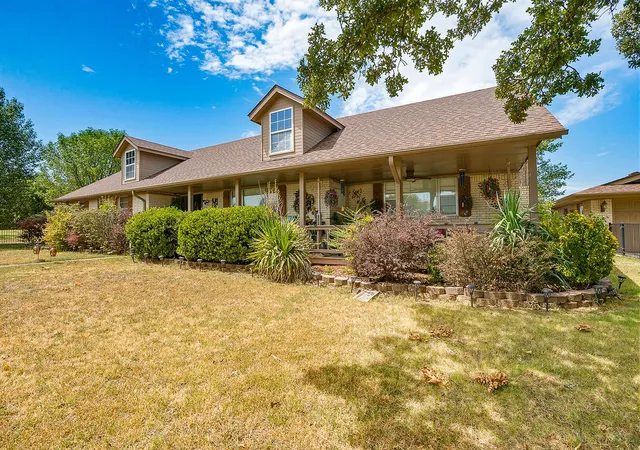 Photo 3 of Single family home for sale at 623 N Main, Ada, OK 74820 | MLS# 2630475 | Listing updated on 2026-08-25