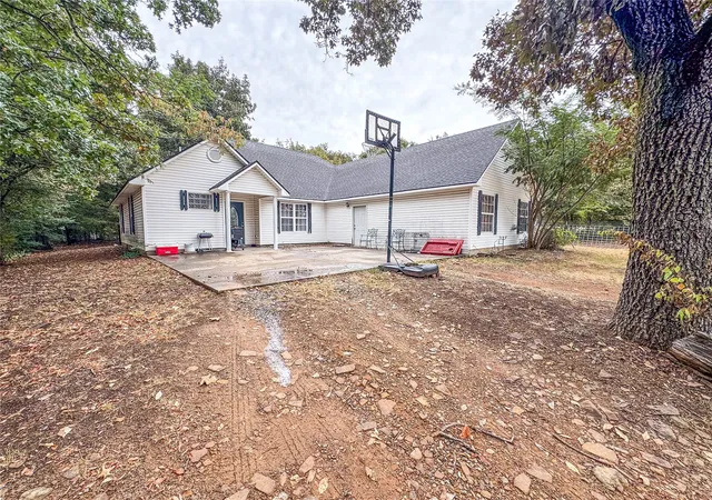 Photo 2 of Single family home for sale at 70 W Hutson St, Eufaula, OK 74432 | MLS# 2631258 | Listing updated on 2026-08-25