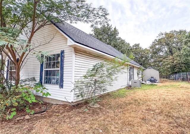 Photo 4 of Single family home for sale at 70 W Hutson St, Eufaula, OK 74432 | MLS# 2631258 | Listing updated on 2026-08-25