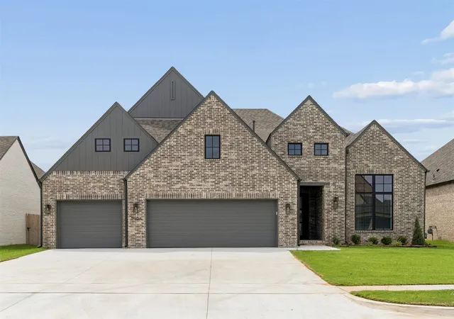 Photo 1 of Single family home for sale at 5904 E 127th St S, Tulsa, OK 74008 | MLS# 2631381 | Listing updated on 2026-08-25