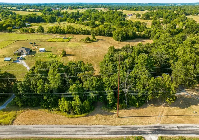 Photo 3 of Sale Pending at 11182 County Road 1510, Ada, OK 74820 | MLS# 2631336 | Listing updated on 2026-09-19