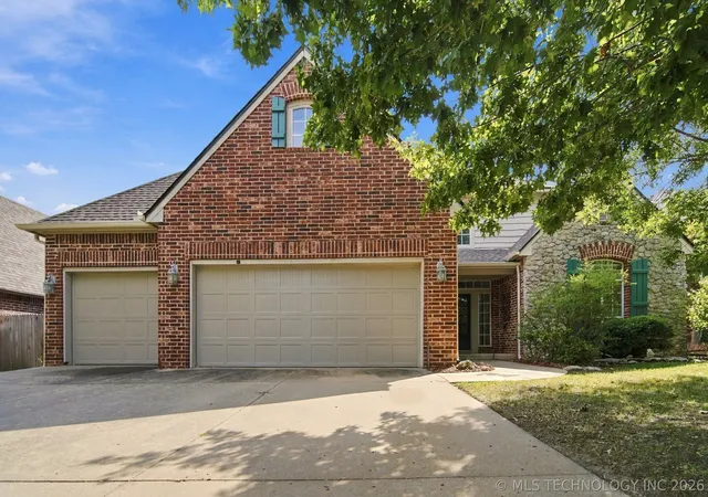 Photo 1 of Sale Pending at 8752 E 102nd St, Tulsa, OK 74133 | MLS# 2629895 | Listing updated on 2026-10-07