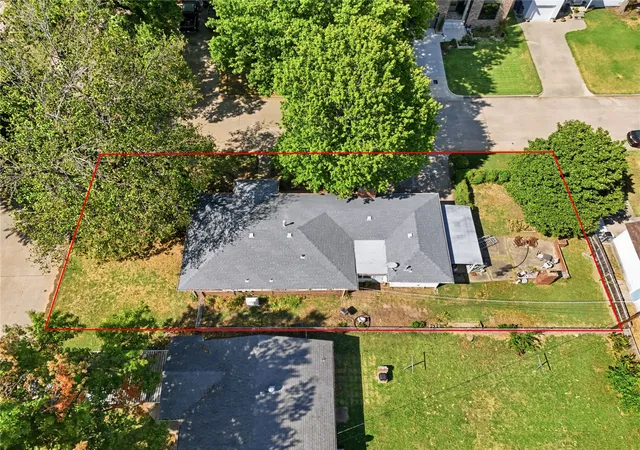 Photo 2 of Single family home for sale at 1004 E 38th St, Tulsa, OK 74105 | MLS# 2631345 | Listing updated on 2026-08-26