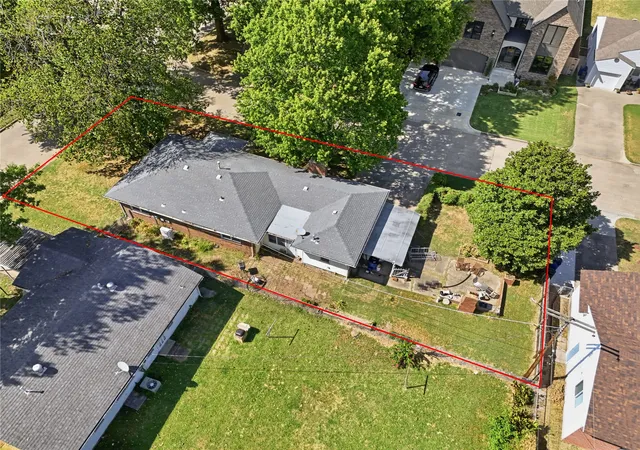 Photo 3 of Single family home for sale at 1004 E 38Th St, Tulsa, OK 74105 | MLS# 2631345 | Listing updated on 2026-09-25