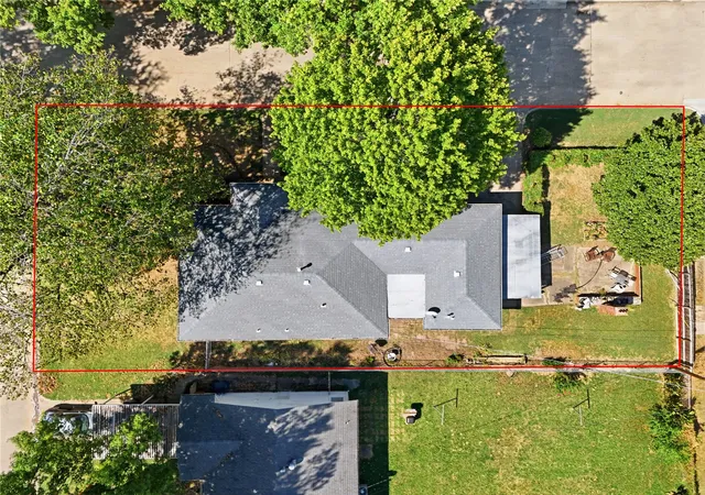 Photo 4 of Single family home for sale at 1004 E 38Th St, Tulsa, OK 74105 | MLS# 2631345 | Listing updated on 2026-09-25