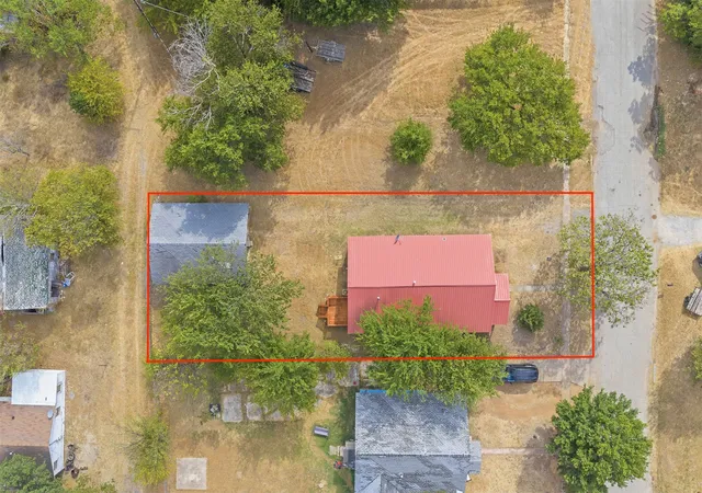 24th image of 310 Sinclair St, Healdton, OK 73438 | MLS# 2631334