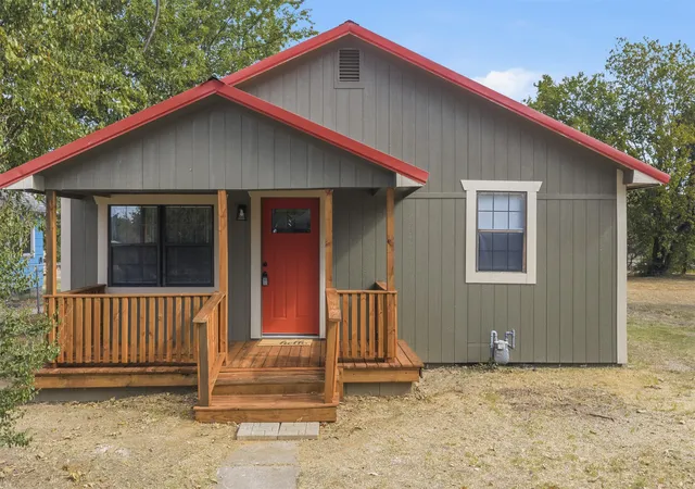 2nd image of 310 Sinclair St, Healdton, OK 73438 | MLS# 2631334