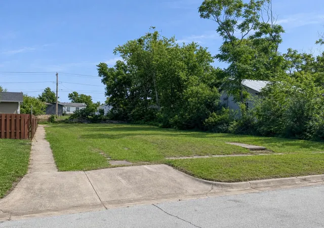 Land for sale at 517 W 7Th St, Bristow, OK 74010 | MLS# 2631483
