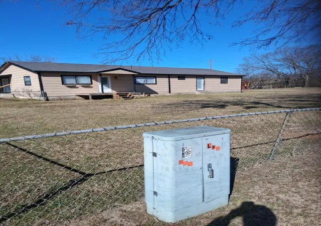 2nd image of 1421 2nd Ne, Ardmore, OK 73401 | MLS# 2631507