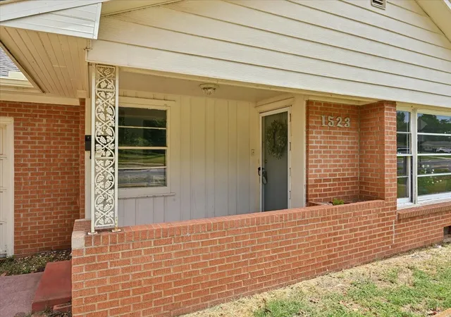 Photo 3 of Sale Pending at 1523 N Washington St, Stillwater, OK 74075 | MLS# 2631503 | Listing updated on 2026-08-28