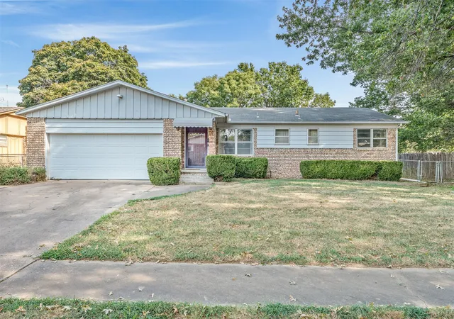Photo 4 of Single family home for sale at 904 E Elgin Pl, Broken Arrow, OK 74012 | MLS# 2631526 | Listing updated on 2026-09-01