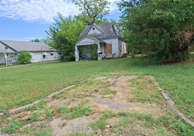 Photo 1 of Single family home for sale at 1109 E Broadway, Cushing, OK 74023 | MLS# 2631563 | Listing updated on 2026-08-26