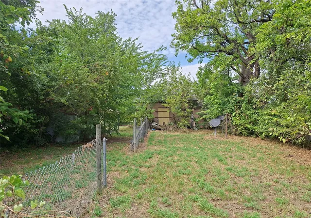 Photo 3 of Single family home for sale at 1109 E Broadway, Cushing, OK 74023 | MLS# 2631563 | Listing updated on 2026-08-26