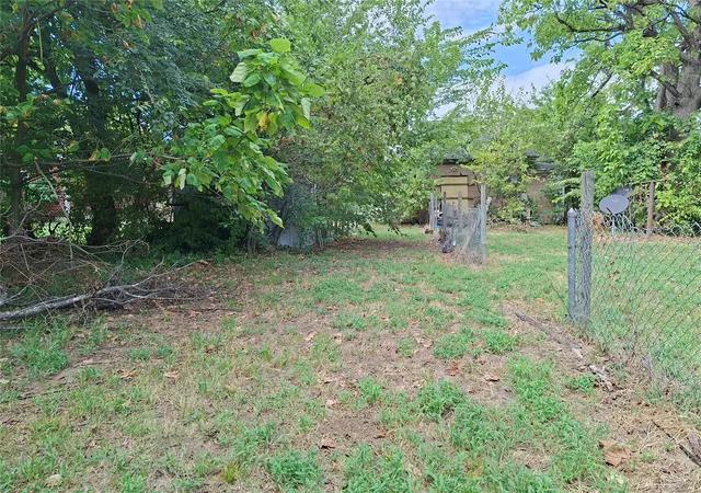 Photo 4 of Single family home for sale at 1109 E Broadway, Cushing, OK 74023 | MLS# 2631563 | Listing updated on 2026-08-26