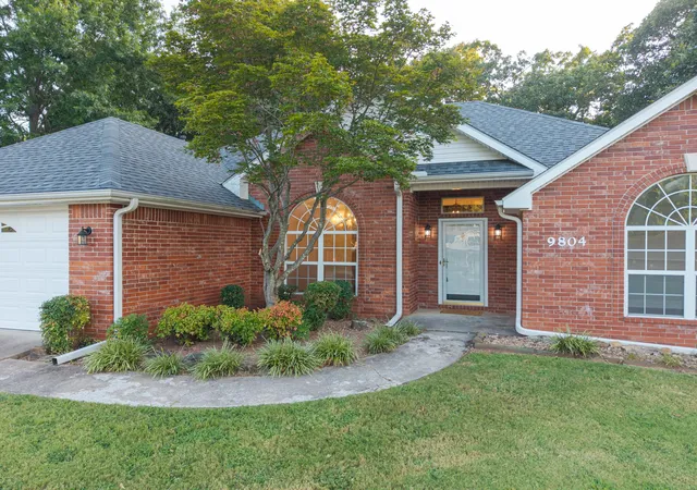 Photo 3 of Single family home for sale at 9804 Broadwell, Fort Smith, AR 72908 | MLS# 2628869 | Listing updated on 2026-09-16