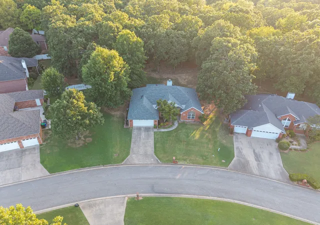 Photo 4 of Single family home for sale at 9804 Broadwell, Fort Smith, AR 72908 | MLS# 2628869 | Listing updated on 2026-09-16