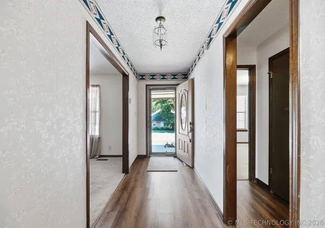 Photo 2 of Single family home for sale at 6700 S 5th Ave, Broken Arrow, OK 74011 | MLS# 2631535 | Listing updated on 2026-08-26