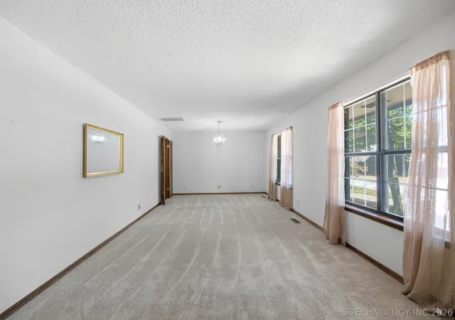 Photo 3 of Single family home for sale at 6700 S 5th Ave, Broken Arrow, OK 74011 | MLS# 2631535 | Listing updated on 2026-08-26