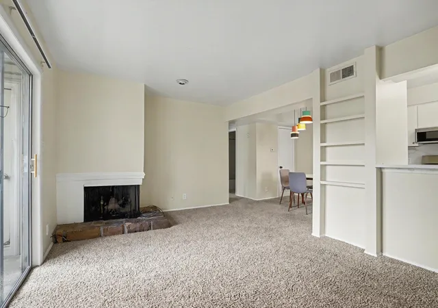 Listing Photo 5 - Condo for sale in building located at 7321 S 104th Ave, Tulsa, OK 74136 - Unit #219