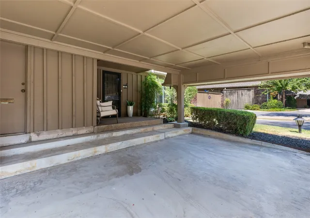 Listing Photo 2 - Condo for sale in building located at 5206 S Harvard Ave, Tulsa, OK 74135 - Unit #106