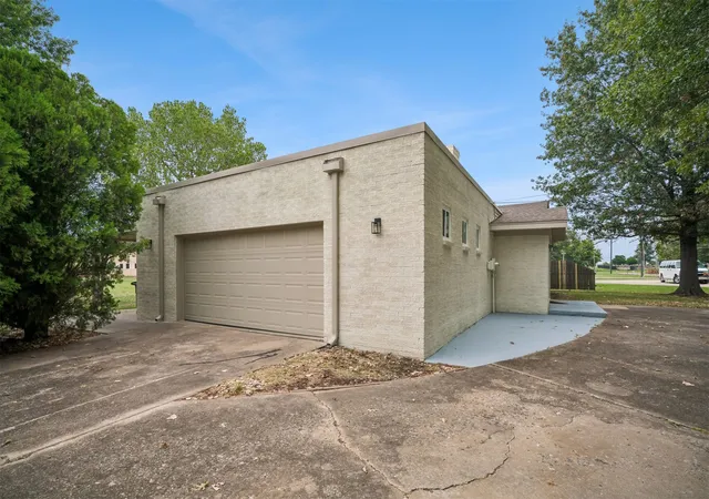 Photo 3 of Single family home for sale at 705 N Main St, Wagoner, OK 74467 | MLS# 2630271 | Listing updated on 2026-09-21