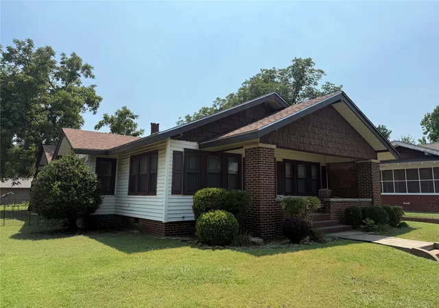 1st image of 1306 Mclish Sw, Ardmore, OK 73401 | MLS# 2631644