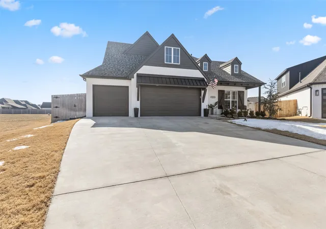 Photo 3 of Sale Pending at 13640 S 21st Ct E, Bixby, OK 74008 | MLS# 2631015 | Listing updated on 2026-09-15