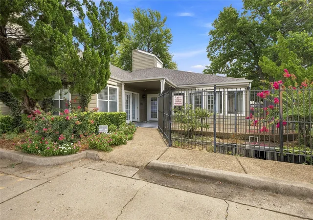 Photo 2 of Condo for sale at 1730 E 67th St #301, Tulsa, OK 74136 | MLS# 2631663 | Listing updated on 2026-08-27
