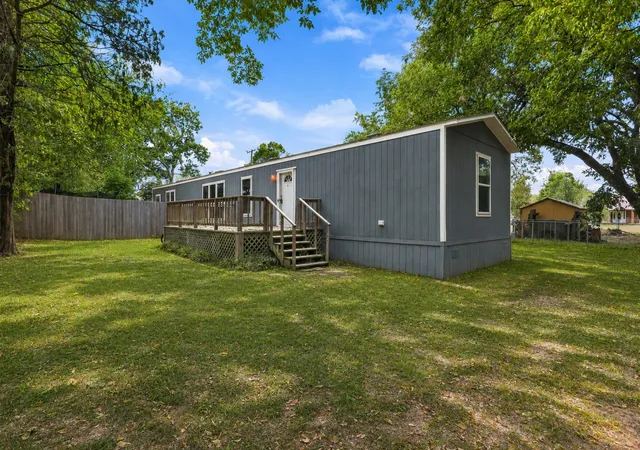 1st image of 809 Burney St, Colbert, OK 74733 | MLS# 2631655