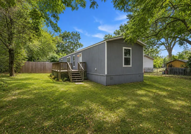 2nd image of 809 Burney St, Colbert, OK 74733 | MLS# 2631655