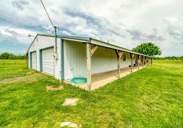 Photo 3 of Single family home for sale at 19490 Hwy 113, Canadian, OK 74425 | MLS# 2631684 | Listing updated on 2026-08-27