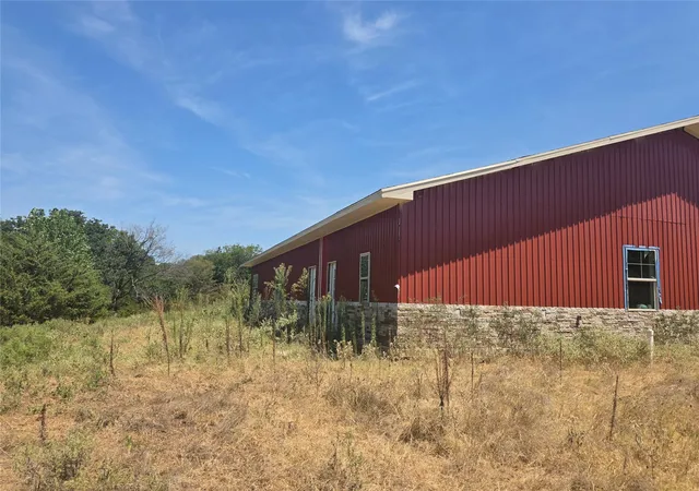 Photo 3 of Single family home for sale at 1860 Bumpass, Hendrix, OK 74741 | MLS# 2631702 | Listing updated on 2026-09-15