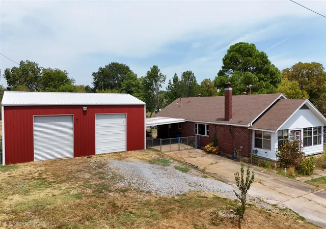 Photo 2 of Sale Pending at 345 W Madison Ave, Mc Alester, OK 74501 | MLS# 2631632 | Listing updated on 2026-09-01