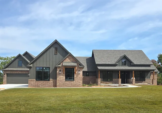 Photo 1 of Sale Pending at 2630 Hickory Ridge Dr, Sapulpa, OK 74066 | MLS# 2631727 | Listing updated on 2026-08-27