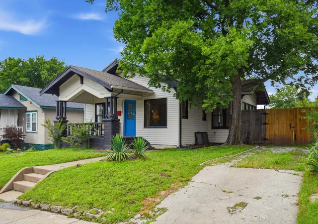 Photo 3 of Single family home for sale at 2015 W Easton St, Tulsa, OK 74127 | MLS# 2631737 | Listing updated on 2026-08-27