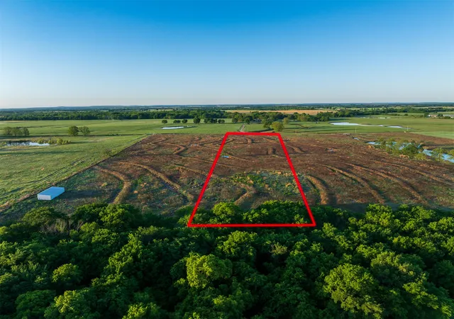 Photo 3 of Sale Pending at 6 N 300 Rd, Okmulgee, OK 74447 | MLS# 2631745 | Listing updated on 2026-09-29