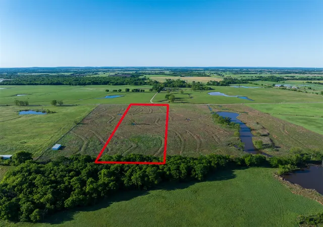 Photo 3 of Sale Pending at 6 N 300 Rd, Okmulgee, OK 74447 | MLS# 2631745 | Listing updated on 2026-09-29