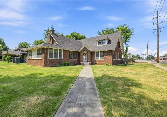 Photo 1 of Single family home for sale at 2402 Boston, Muskogee, OK 74401 | MLS# 2631183 | Listing updated on 2026-08-27