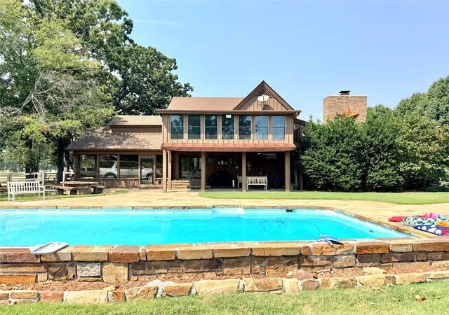 Photo 4 of Single family home for sale at 405 Pryor Ave, Pocola, OK 74902 | MLS# 2631778 | Listing updated on 2026-08-27