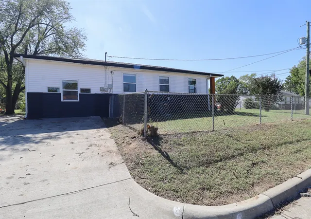 Photo 3 of Single family home for sale at 4603 S Waco Ave, Tulsa, OK 74107 | MLS# 2631527 | Listing updated on 2026-08-27
