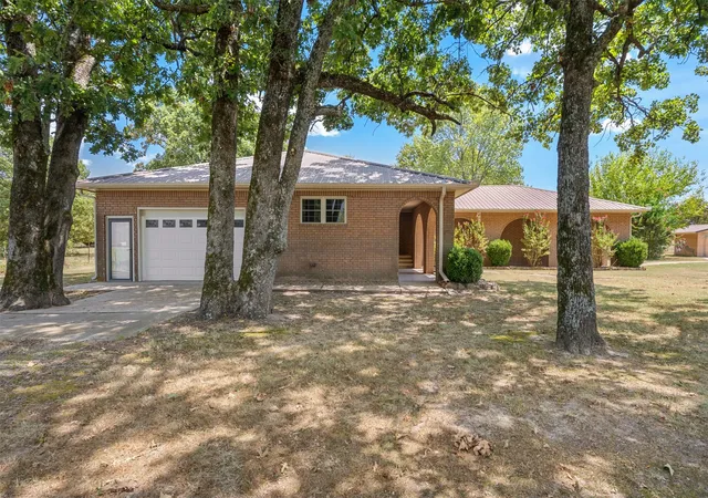 Photo 3 of Single family home for sale at 104269 Hwy 64 B, Muldrow, OK 74948 | MLS# 2631272 | Listing updated on 2026-08-27
