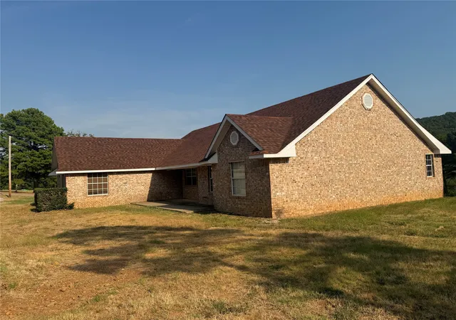 Photo 3 of Single family home for sale at 5026 Nw Ash Creek Rd Nw, Wilburton, OK 74578 | MLS# 2631803 | Listing updated on 2026-08-27