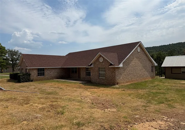 Photo 3 of Single family home for sale at 5026 Nw Ash Creek Rd Nw, Wilburton, OK 74578 | MLS# 2631803 | Listing updated on 2026-08-27