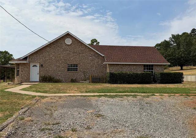 Photo 4 of Single family home for sale at 5026 Nw Ash Creek Rd Nw, Wilburton, OK 74578 | MLS# 2631803 | Listing updated on 2026-08-27