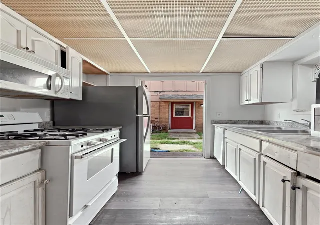 Photo 3 of Condo for sale at 4807 S Utica St #4807A, Tulsa, OK 74105 | MLS# 2631806 | Listing updated on 2026-08-27