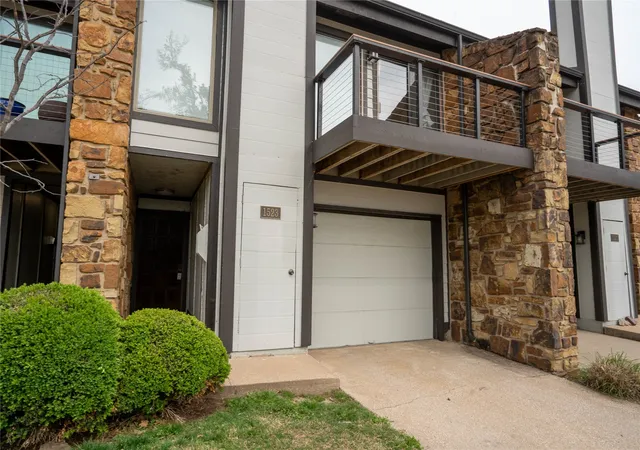 Photo 2 of Condo for sale at 1523 Riverside Dr #1523, Tulsa, OK 74119 | MLS# 2631789 | Listing updated on 2026-08-28