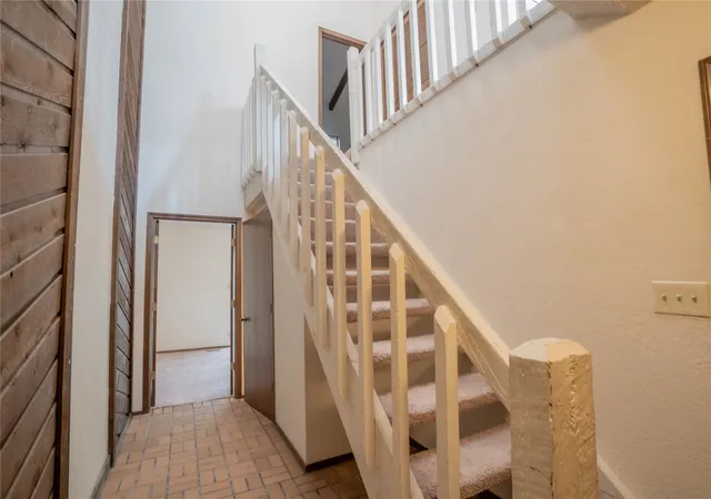 Listing Photo 3 - Condo for sale in building located at 1523 Riverside Dr, Tulsa, OK 74119 - Unit #1523