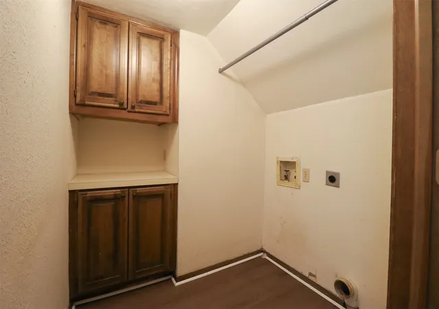 Listing Photo 4 - Condo for sale in building located at 1523 Riverside Dr, Tulsa, OK 74119 - Unit #1523